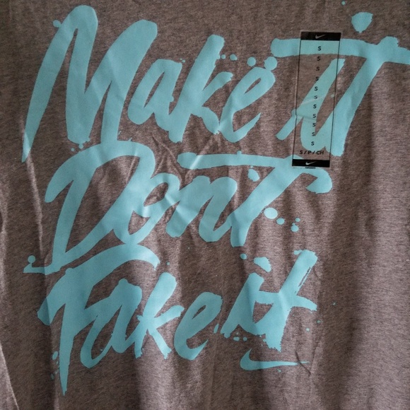 NWT Women's Nike Graphic Tee Size S - Picture 5 of 7